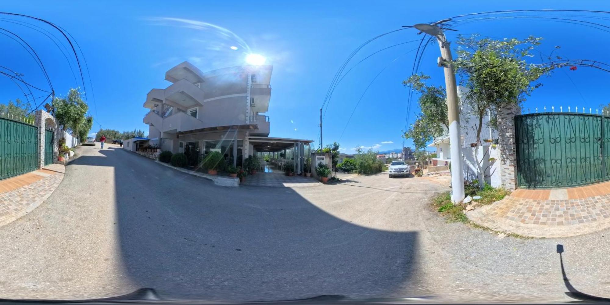 Aleksander Aparthotel Ksamil Bagian luar foto