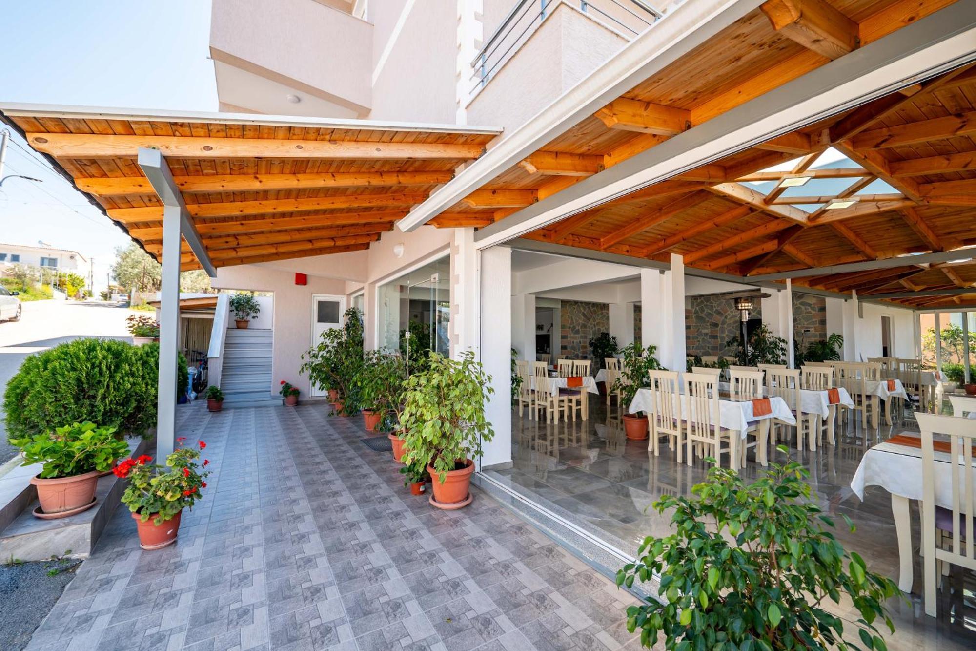 Aleksander Aparthotel Ksamil Bagian luar foto