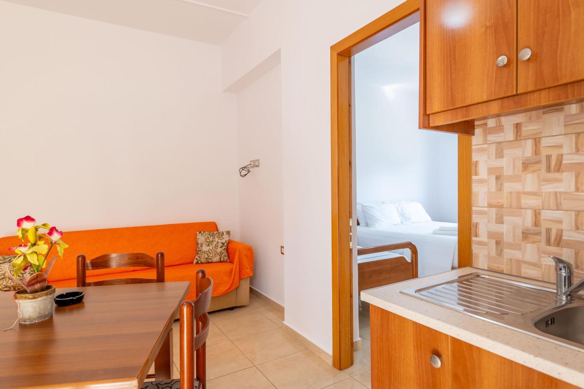 Aleksander Aparthotel Ksamil Bagian luar foto