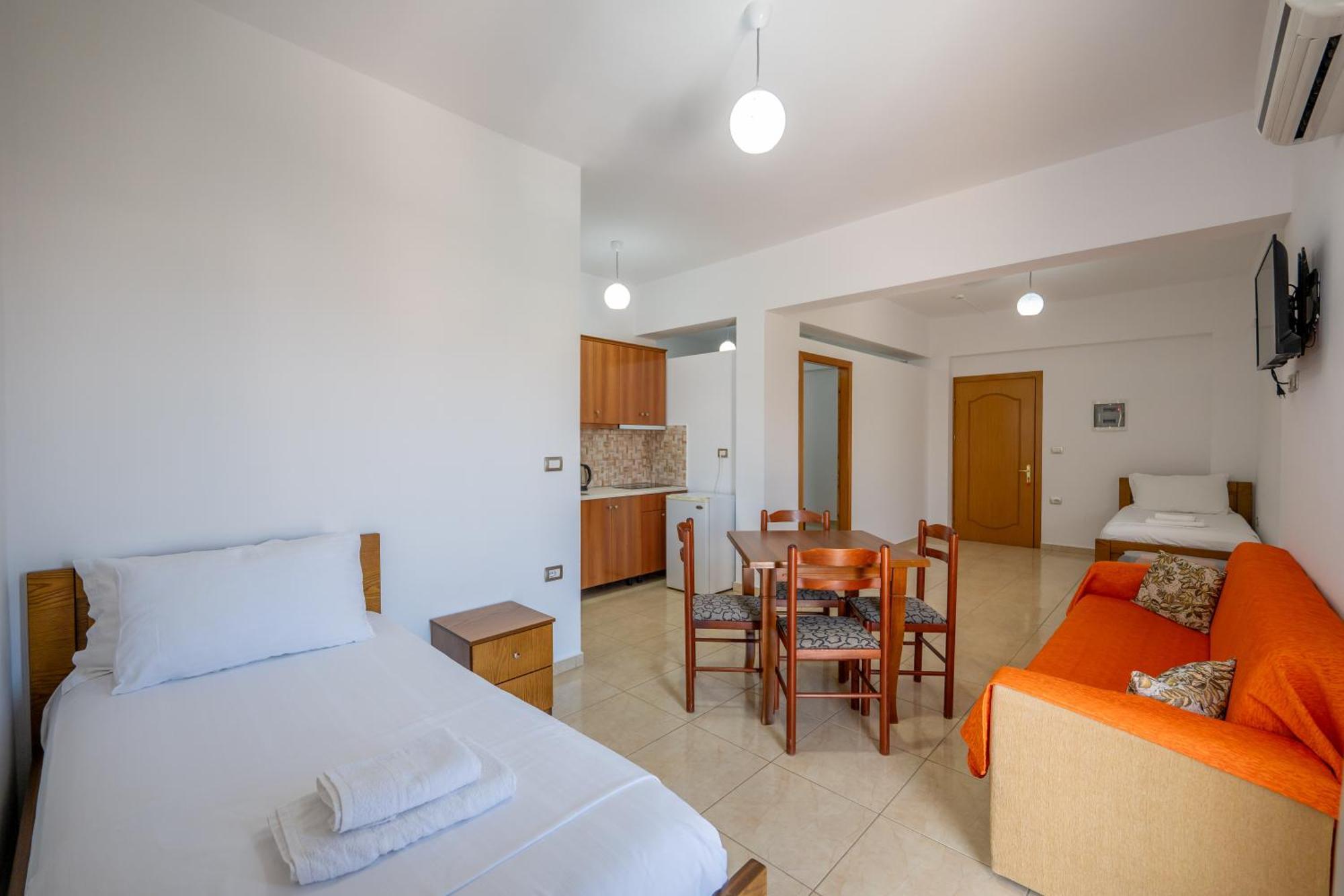 Aleksander Aparthotel Ksamil Bagian luar foto