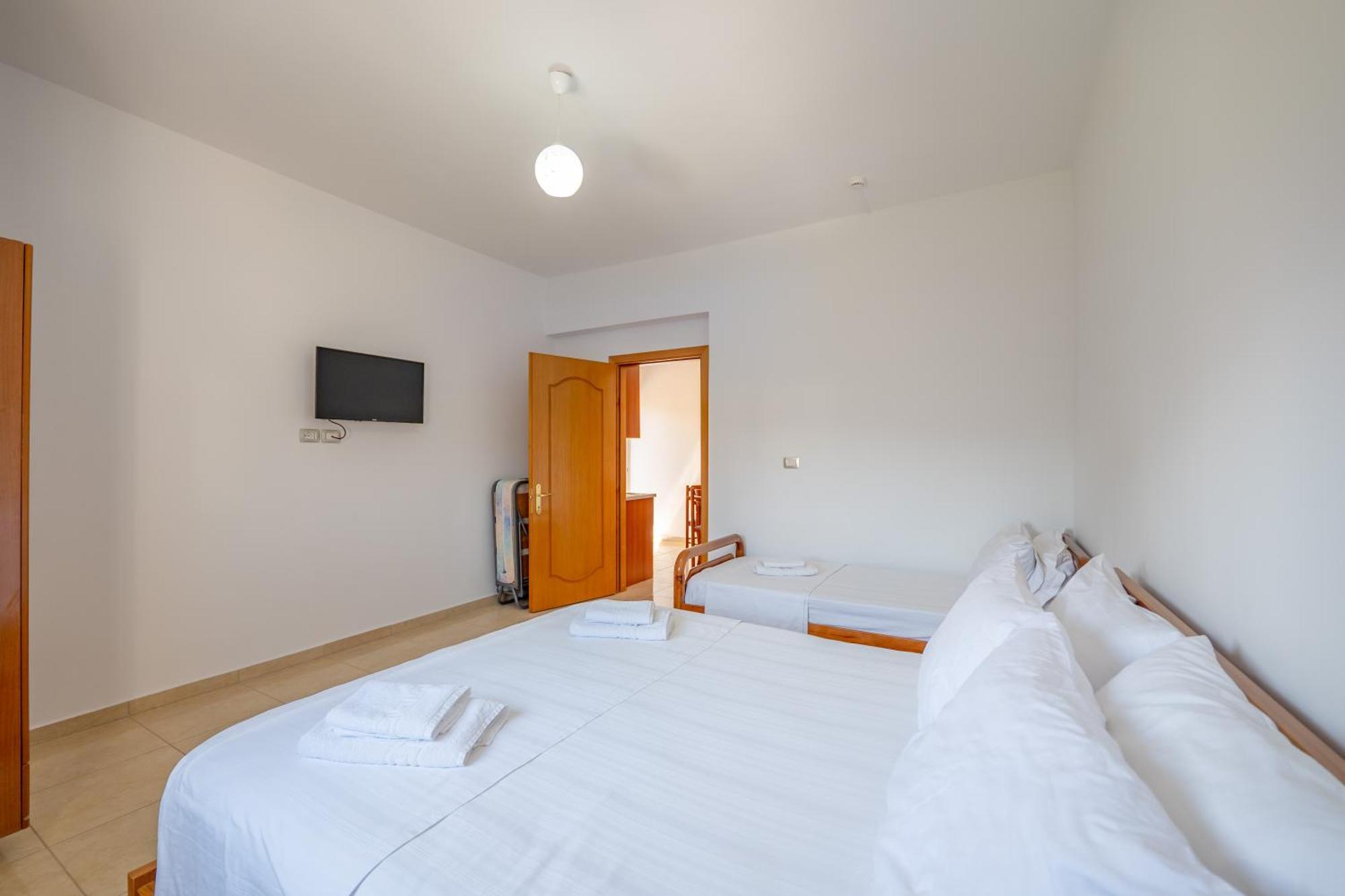 Aleksander Aparthotel Ksamil Bagian luar foto