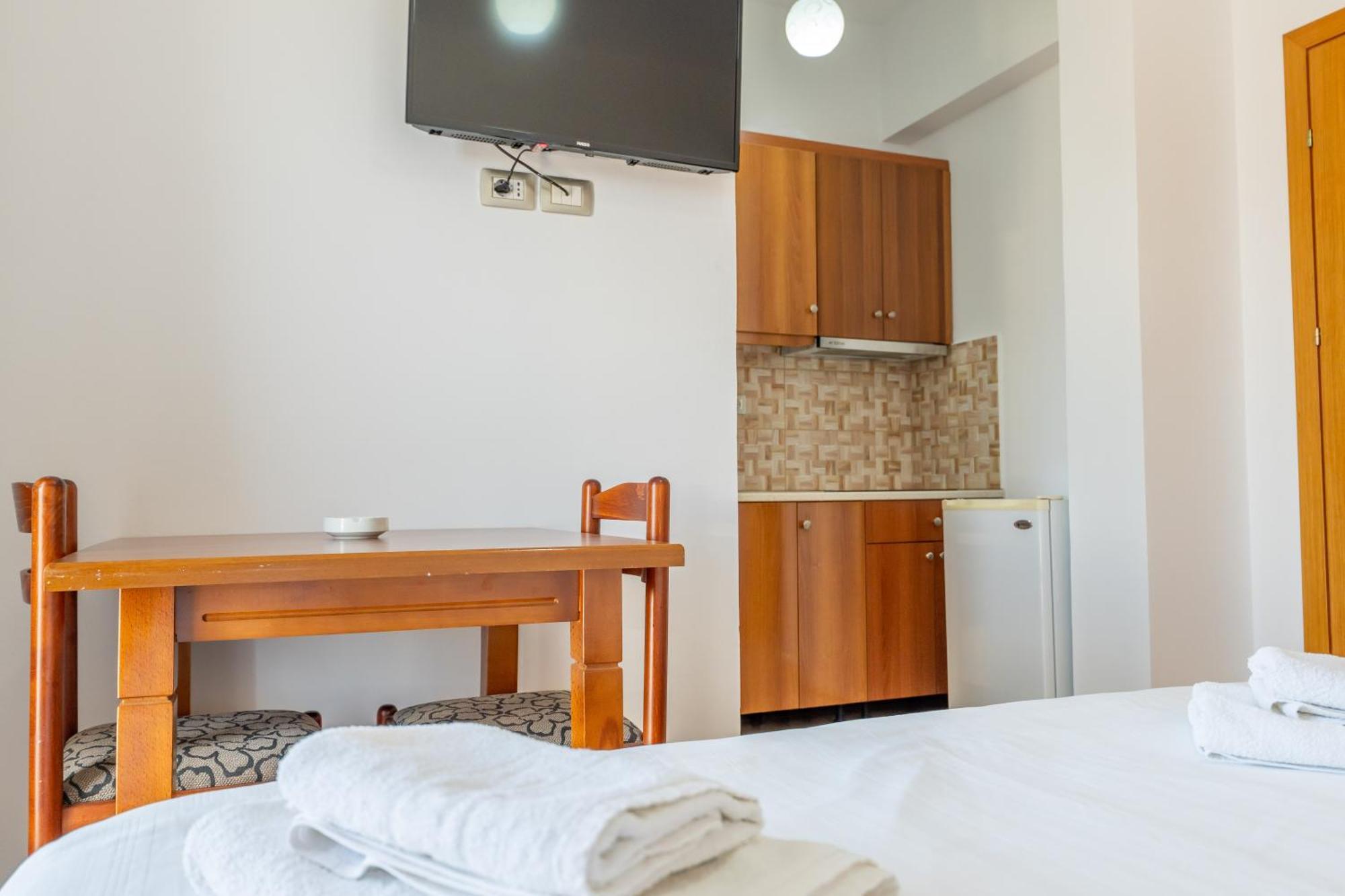 Aleksander Aparthotel Ksamil Bagian luar foto