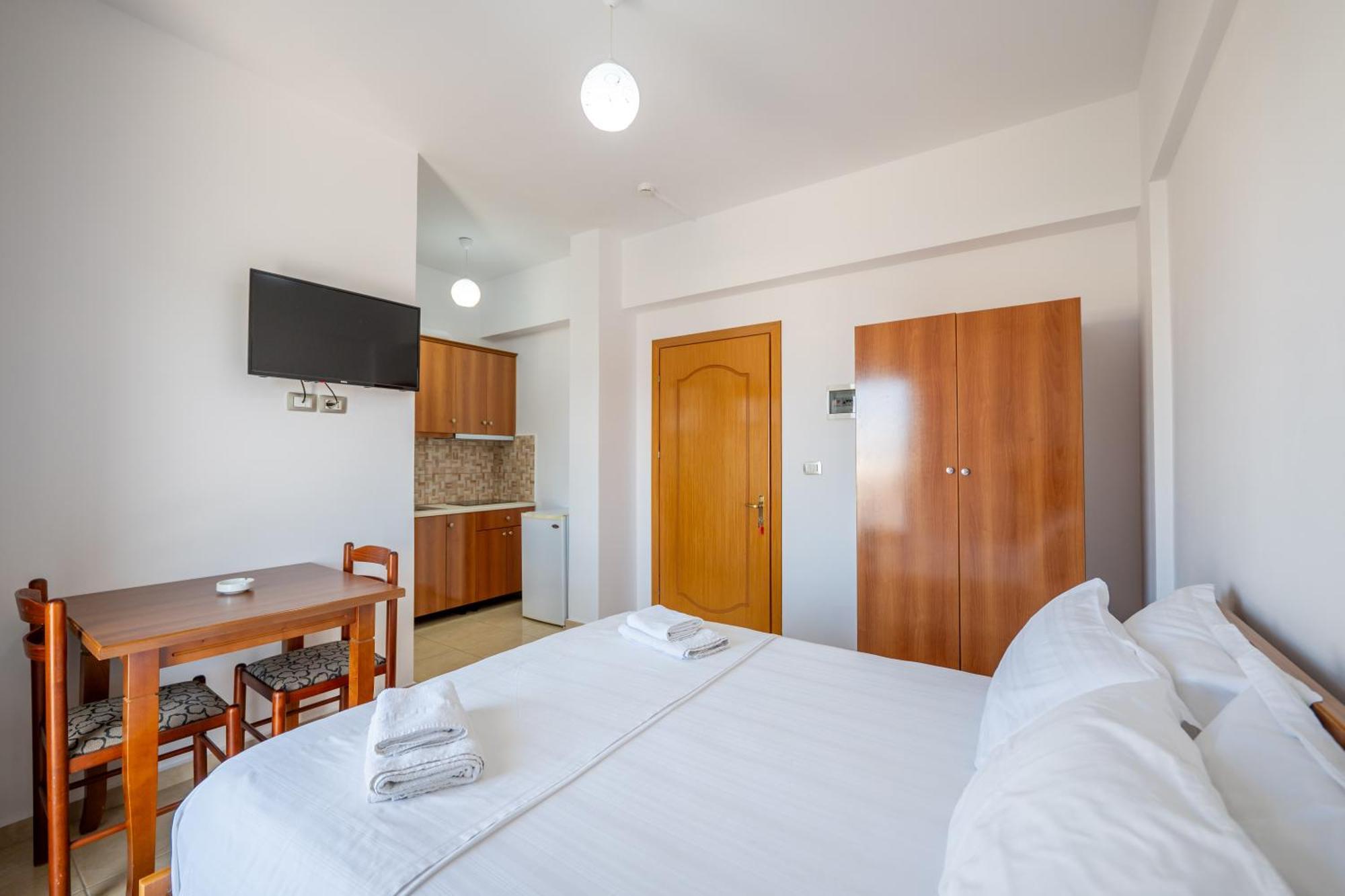 Aleksander Aparthotel Ksamil Bagian luar foto