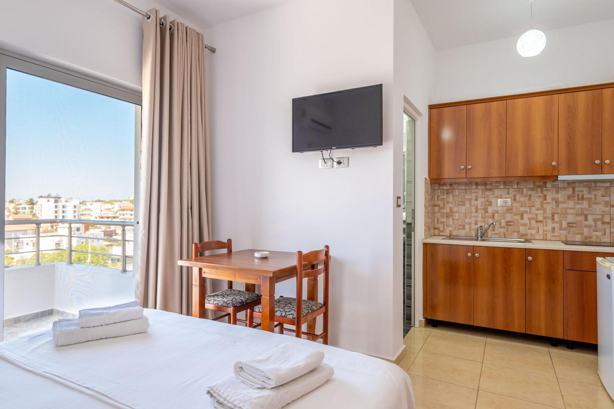 Aleksander Aparthotel Ksamil Bagian luar foto