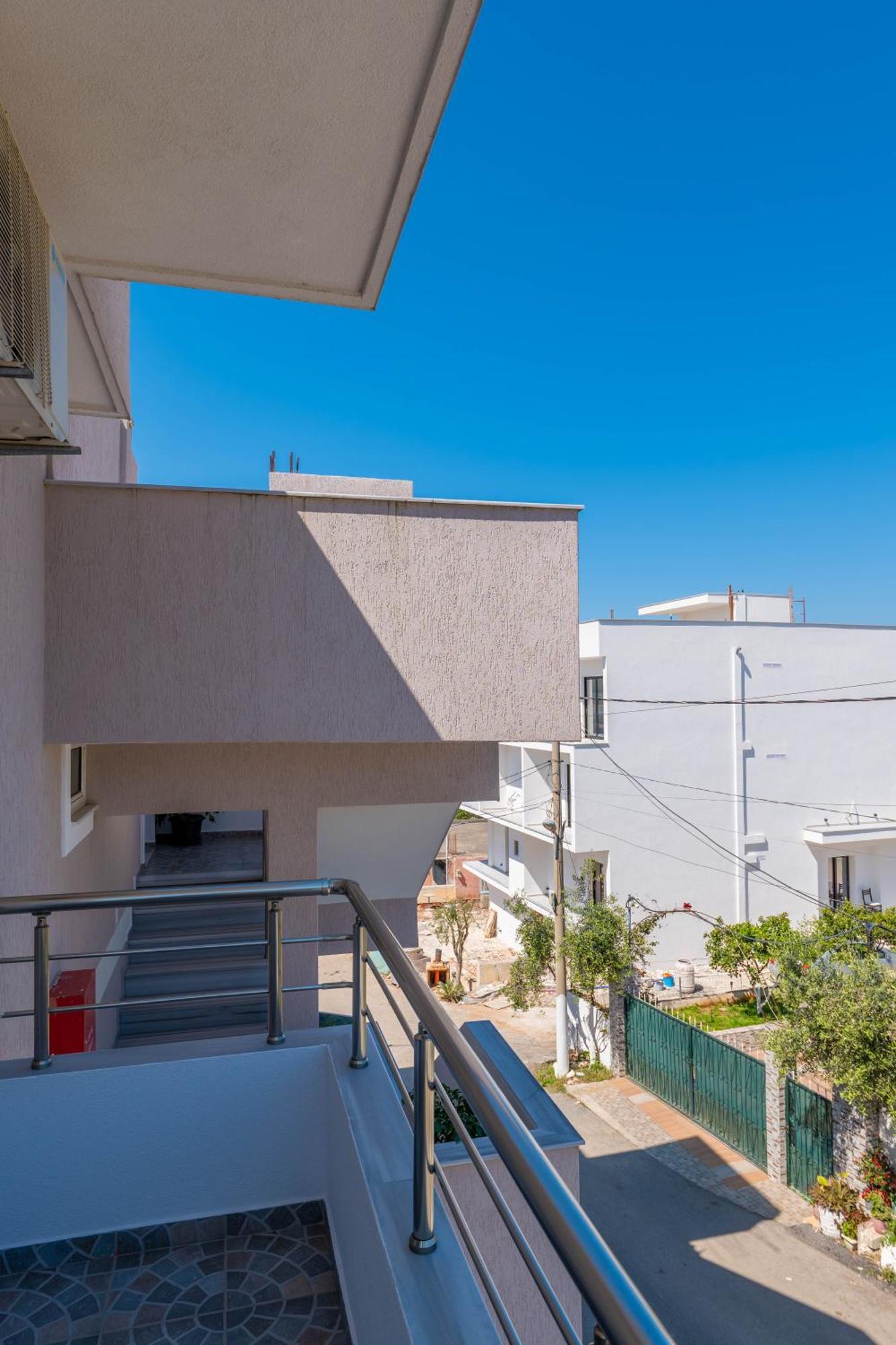 Aleksander Aparthotel Ksamil Bagian luar foto